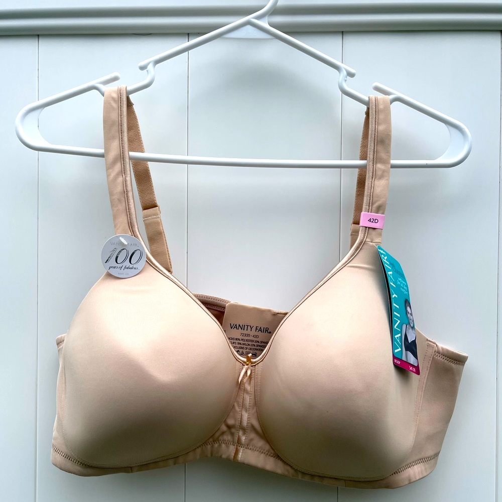 Vanity Fair - Body Caress Bra - Nude - NWT Bundle 2 or more items for 20% off.